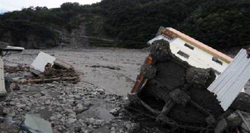 巴基斯坦山体滑坡10人死亡 总理亲自指挥救灾