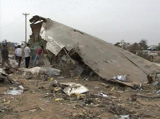 利比亚客机坠毁103人死亡10岁男孩幸存（多图）
