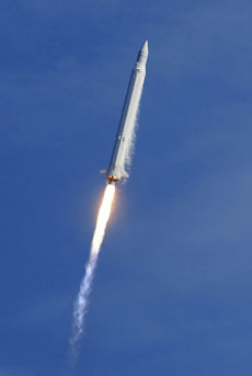 “罗老”号第二次发射失败 火箭升空后发生爆炸