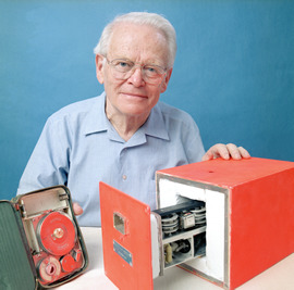 澳大利亚科学家“黑匣子”发明者去世 享年85岁