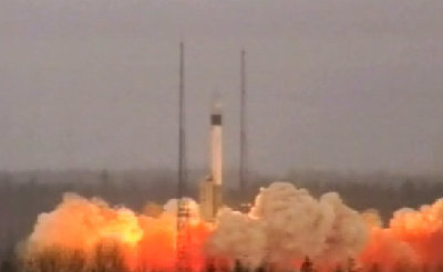 俄罗斯成功发射一箭三星 军事通讯和导航系统将加强