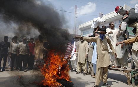 穆斯林在北约阿富汗基地示威引发骚乱 传有1人死亡