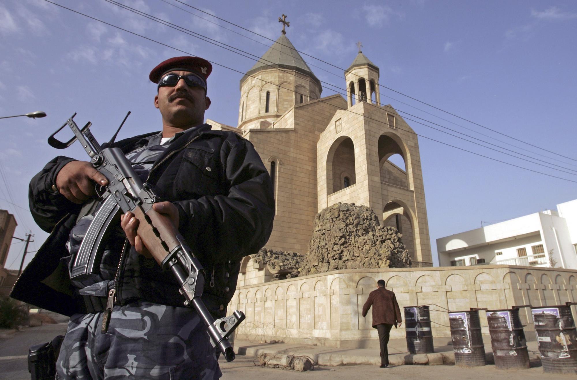 巴格达天主教堂上演劫持人质事件 已致52人死亡