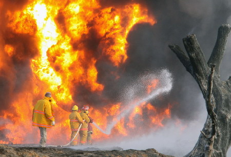 墨西哥输油管道爆炸现场