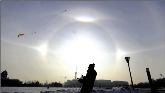 瑞典出现幻日奇观 近500年前油画中有记录