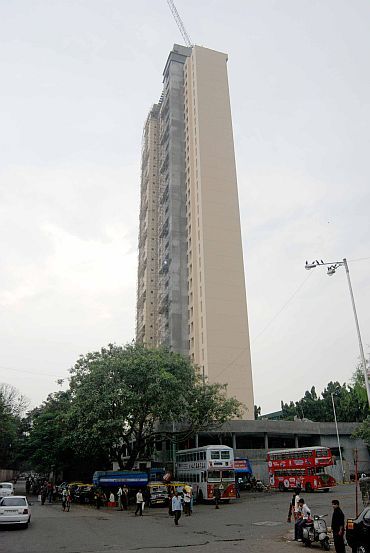 印度拟强拆31层“腐败大厦”多名高官曾因此楼下台