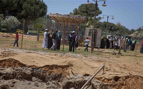 卡扎菲地下指挥部上面建儿童乐园 北约“斩首”图谋显露