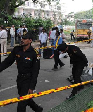 印度又遇恐怖袭击 首都高等法院门口爆炸11死62伤