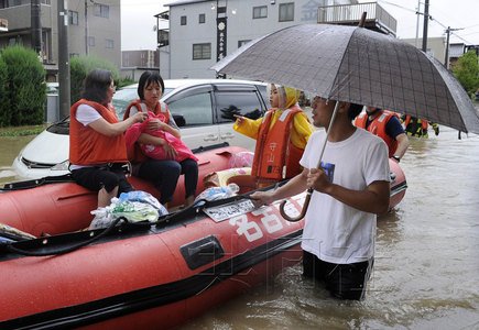 超强台风“洛克”登陆日本 已造成4人死亡