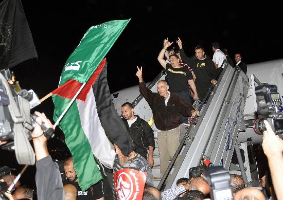 巴以换俘进展顺利 11名巴勒斯坦人抵达土耳其