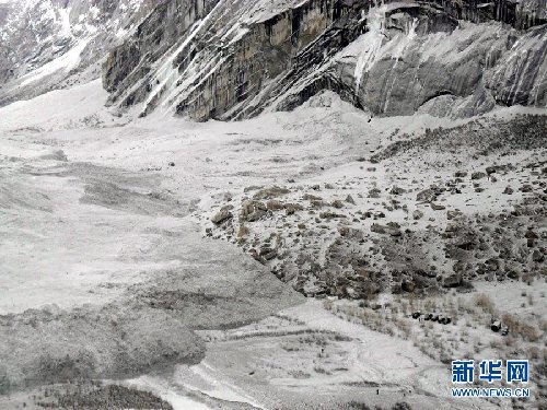 巴基斯坦军方公布雪崩事故现场照片