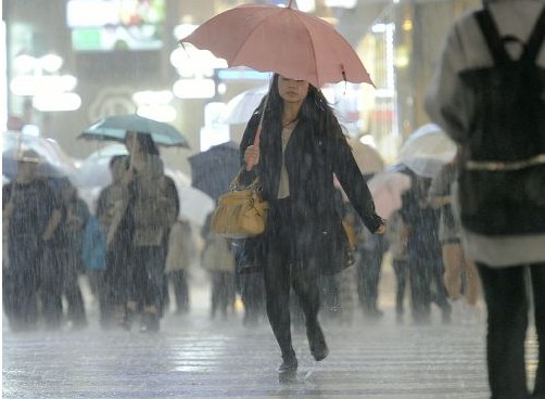 日本暴风极端天气已致3人死亡