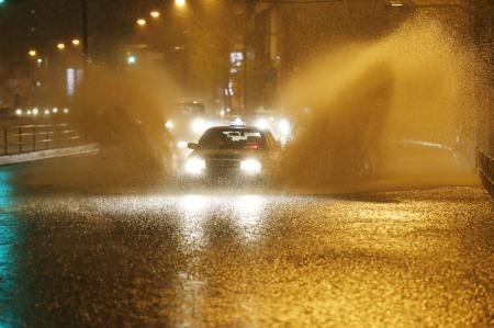 日本暴风极端天气已致3人死亡