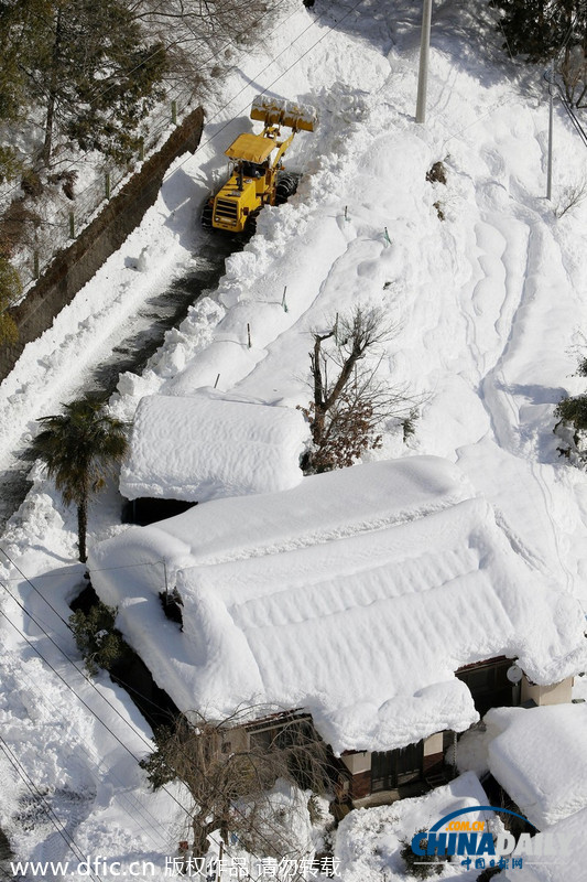 日本多地遭大雪“淹没” 已造成至少19人死亡