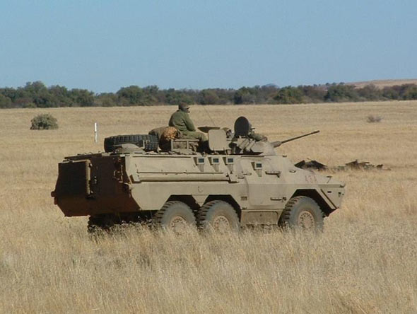 南非OMC公司推出新型“蜜獾”装甲输送车