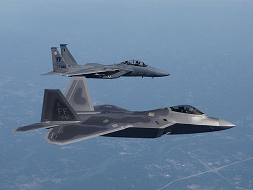 F-15数十年空战不败 F-22新锐开始换岗
