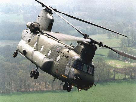 美军开始新型CH-47F直升机作战试验飞行