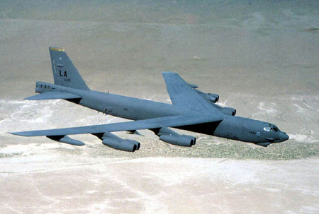 美国计划2008年退役20架B-52轰炸机