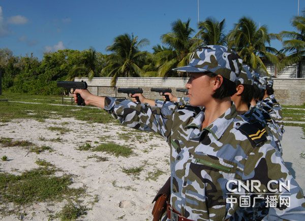 柔美西沙女兵军事技能不逊于男兵[图]