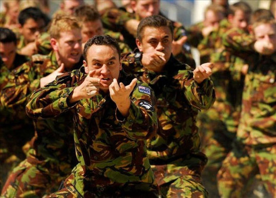 新西兰士兵大秀“毛利战舞”