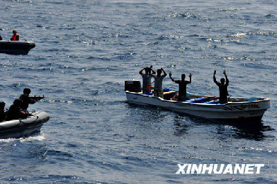 中国海军护航编队首次停靠非洲港口吉布提