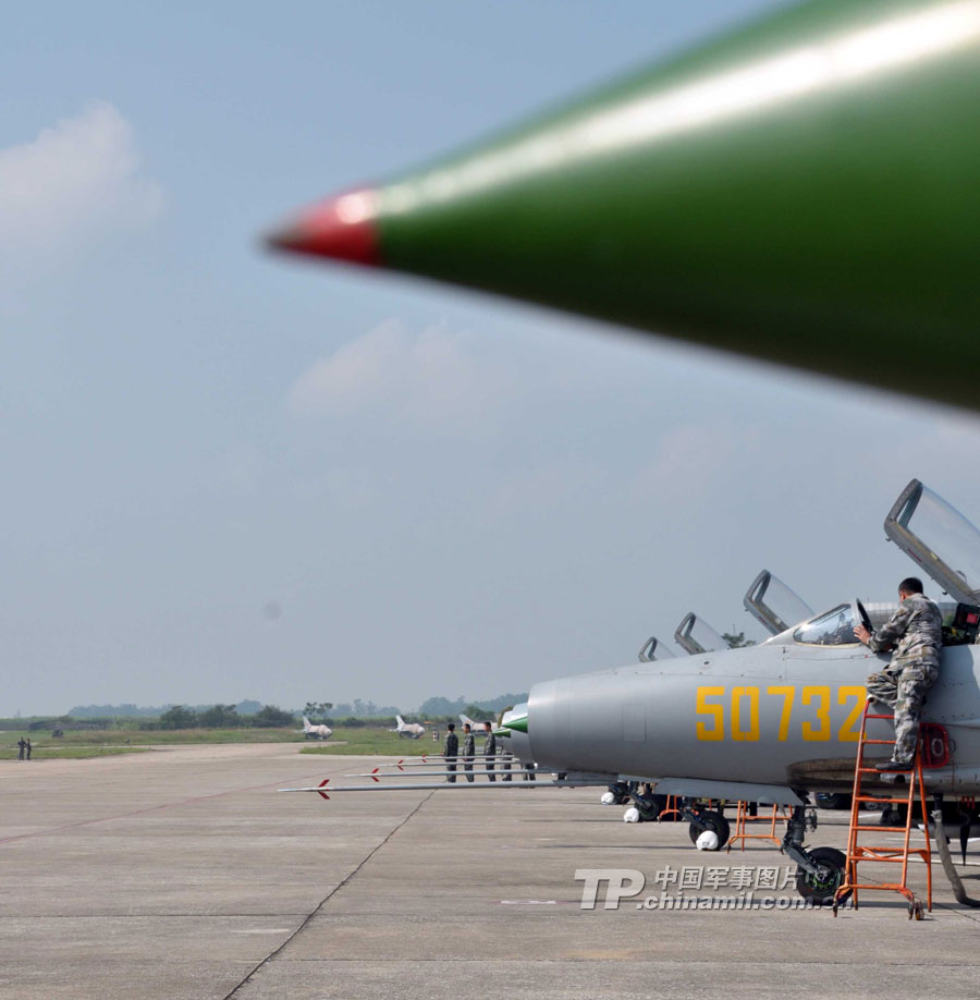 广空歼七战机实战演练