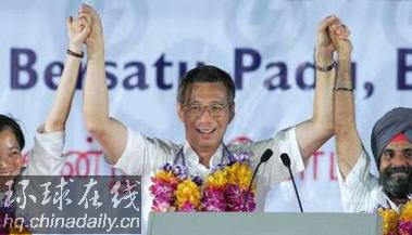 新加坡行动党得82席
