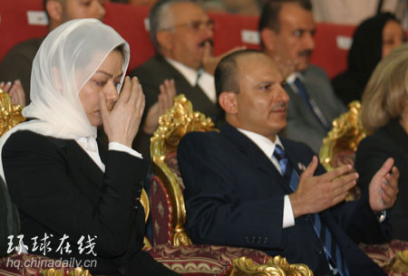 也门为伊拉克已故总统萨达姆举行仪式，纪念他去世40天。萨达姆的女儿出席了纪念仪式