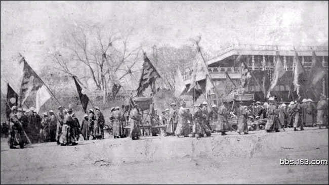 1908年：光绪皇帝葬礼