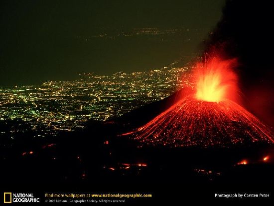 火山爆发的壮观瞬间