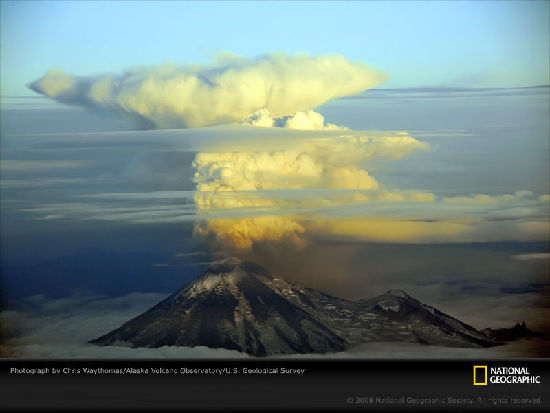 火山爆发的壮观瞬间