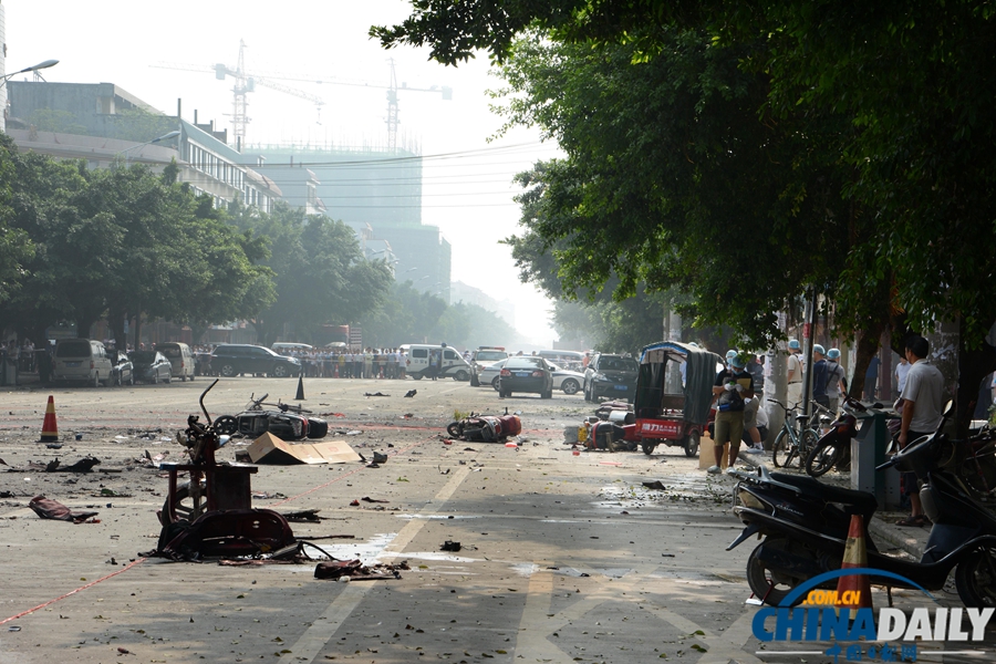 桂林一学校附近爆炸已造成2死18伤 9名小学生受伤
