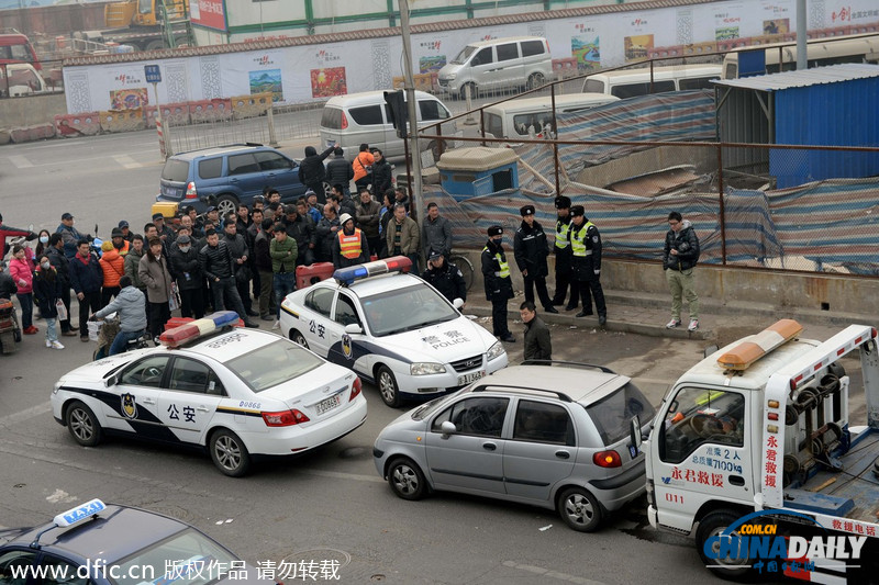 北京一女子轿车限号被抓 拒绝下车与警方僵持4小时