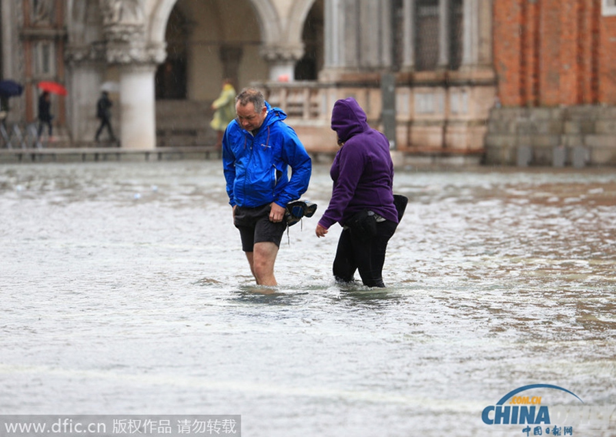 威尼斯再遭水淹 水位持续升高