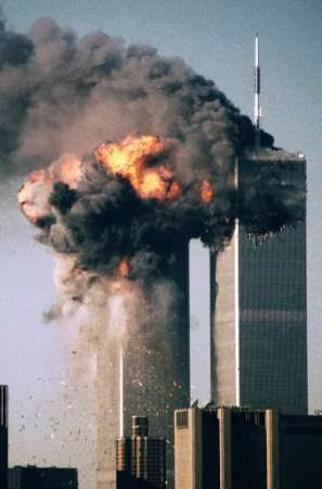 美学者：世贸大楼是美国政府阴谋炸毁的