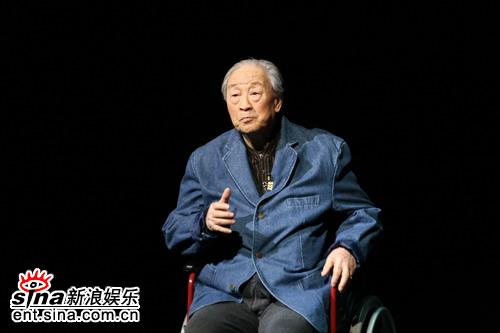 用奉献见证百年历史 用生命铸造“话剧魂”(图)