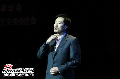 用奉献见证百年历史 用生命铸造“话剧魂”(图)