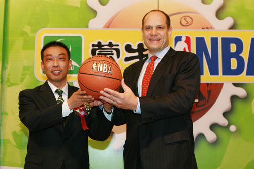 赛场中国广告多 中国企业借NBA做营销