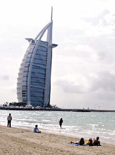 走进阿联酋：迪拜帆船酒店有20名中国员工