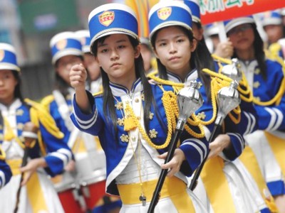 庆回归纪念五四 四万香港青年：做中国人好骄傲