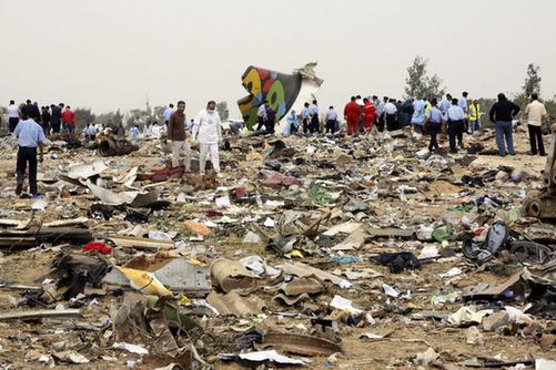 利比亚客机坠毁103人死亡10岁男孩幸存（多图）