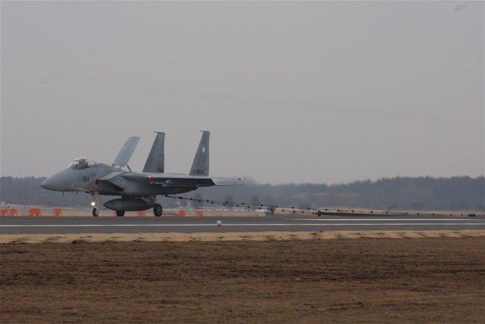 日本F-15J用拦阻钩练短距着陆