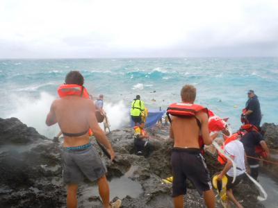 载有约百人难民船澳海域沉没 27人死亡数十人失踪