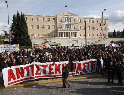 希腊举行全国性大罢工 国内运输瘫痪报纸将停刊