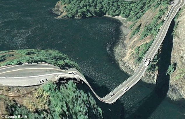 谷歌地球3D照片严重失真 金门大桥薄如纸片