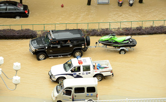 罕见暴雨突袭福建福清三小时 城区被淹成泽国