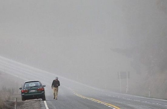 新西兰沉寂百余年火山爆发伴随地震 将持续数周