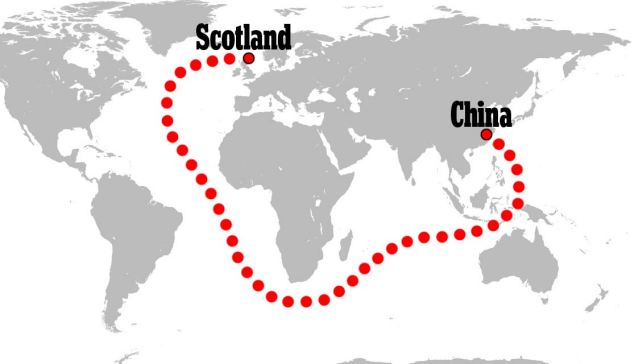 英母女捡到中国情侣“示爱”漂流瓶 落款日期七夕节