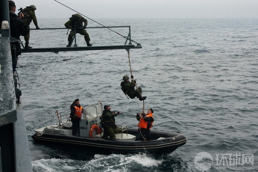 高清：实拍俄罗斯海军各型舰艇大洋巡航