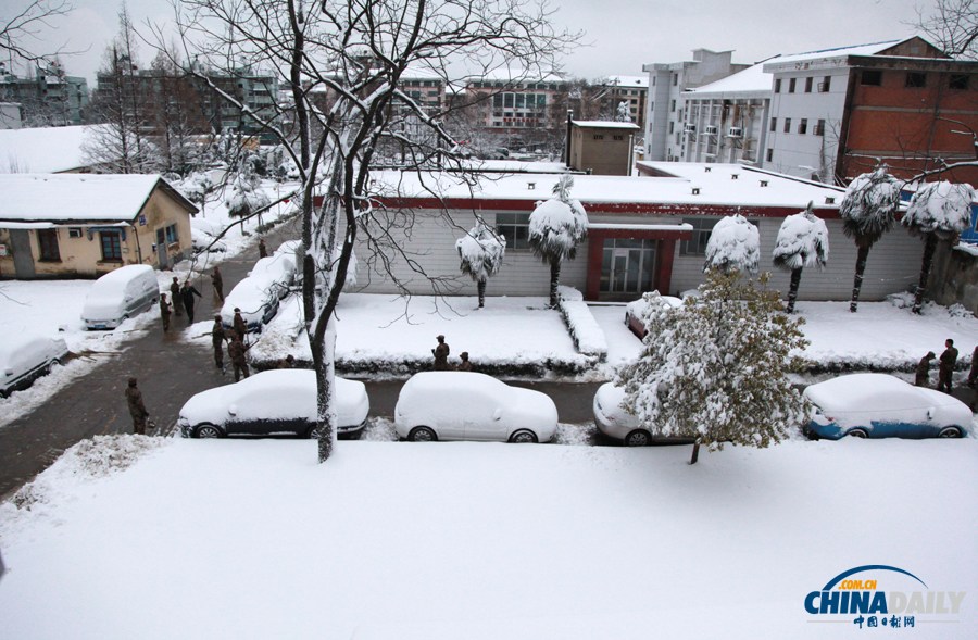 南京普降暴雪